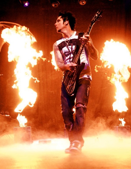 synyster gates wallpaper. Synyster Gates « Cocktail de